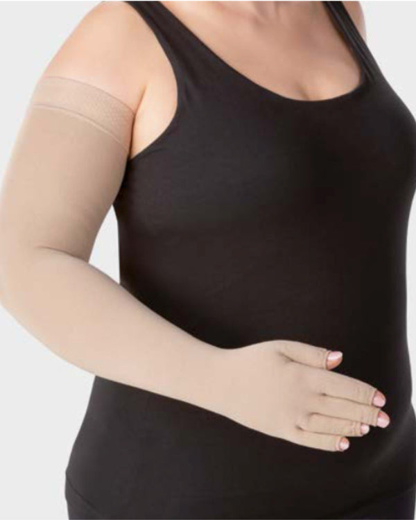 JUZO Classic Seamless Arm Sleeve with Premium Hand Gauntlet